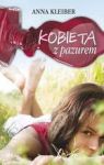 KOBIETA Z PAZUREM